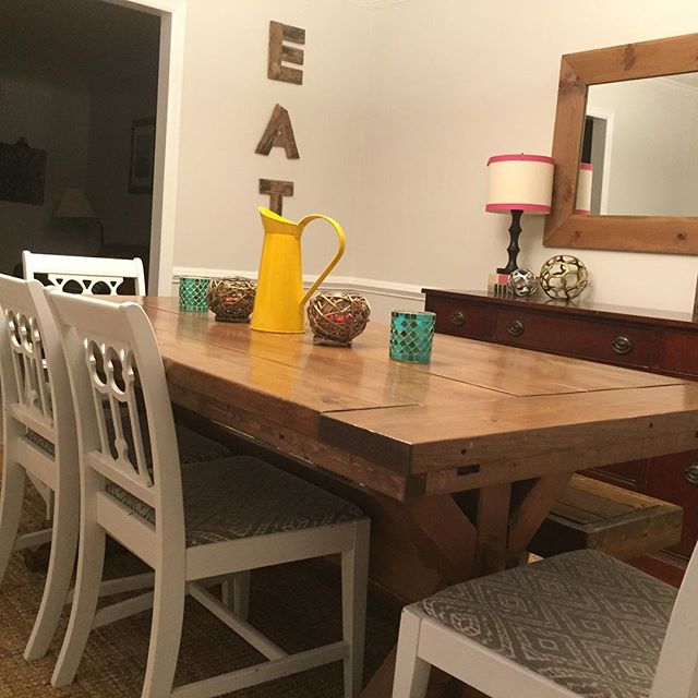 I have to brag on my wife, who stepped it up in the dining room and gave it an overhaul. Looks amazing #hinsonco